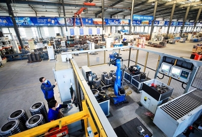 汽配產(chǎn)業(yè) 朝“汽”蓬勃?jiǎng)幽芘炫龋喬ギa(chǎn)業(yè)引領(lǐng)新格局